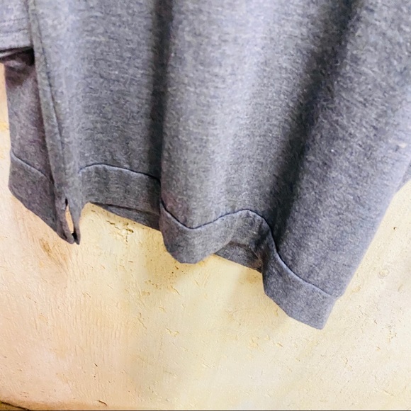 Holes in sleeves new no tags - Picture 5 of 6